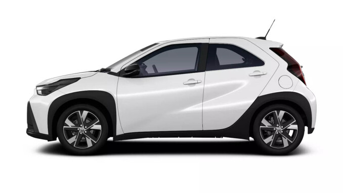 Toyota Aygo X 1.5 Hybrid Icon 5dr CVT Hybrid Hatchback - Image 2